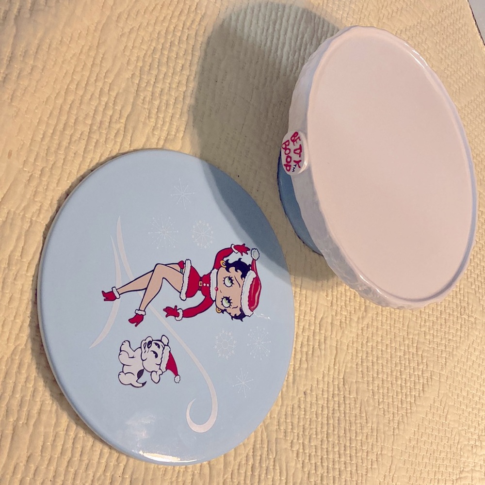Betty Boop cake stand (4” tall 10” across) and separate Christmas plate.